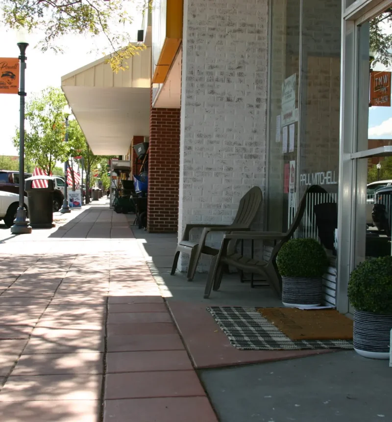 Downtown Powell, Wyoming featuring a business on Bent Street with Paul Mitchell signage